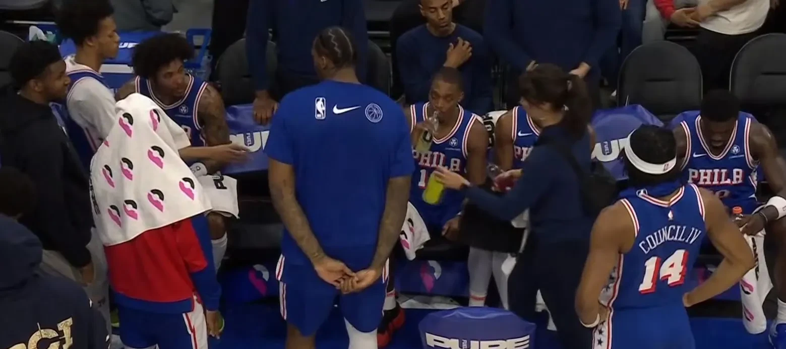 公牛陷入低谷，逆转取胜连败，引发争议球队命运悬念！的简单介绍